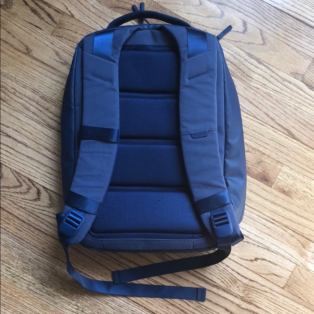 InCase City Compact Laptop Backpack - Picture 3 of 8